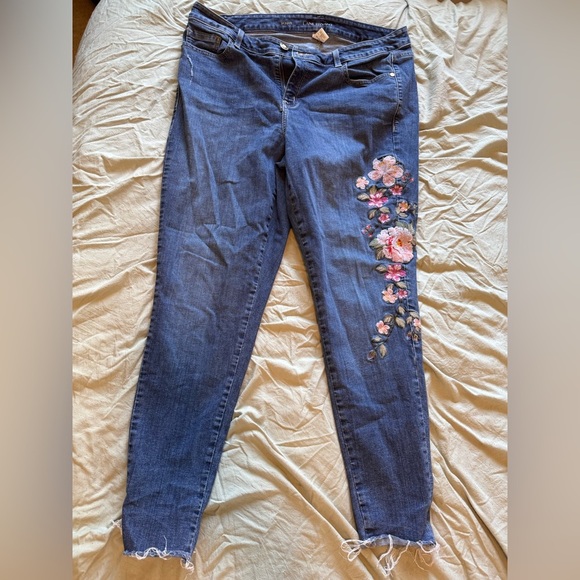 Lane Bryant Denim - Lane Bryant Mid Rise Super Stretch Skinny Fit Embroidered Floral Design Jeans 16